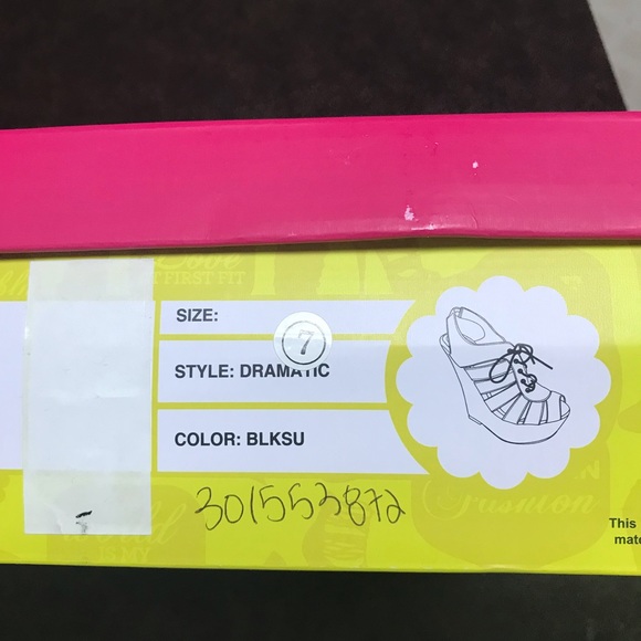 Charlotte Russe Black Wedges - Size: 7 - Picture 5 of 5